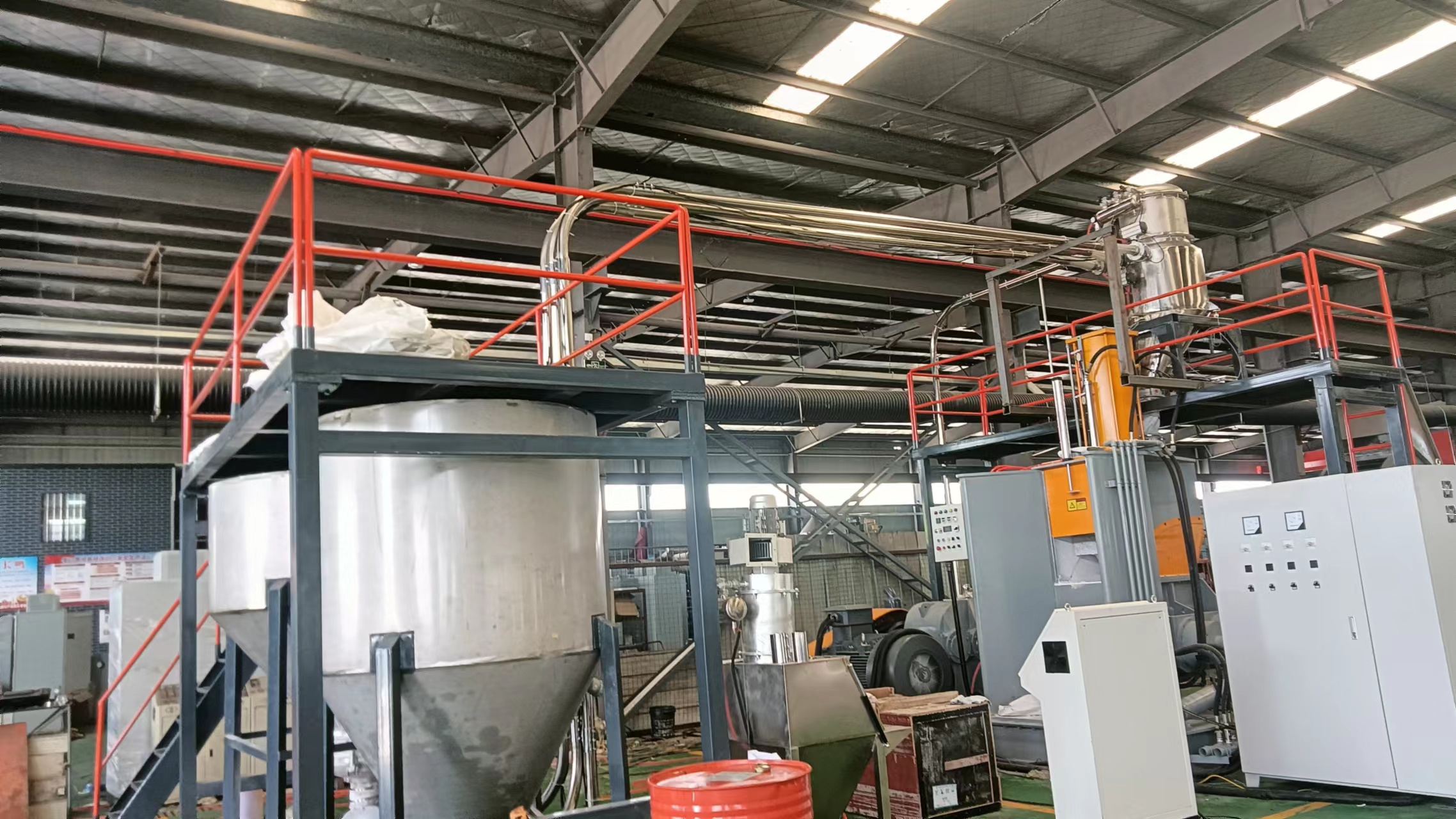 上輔機(jī)配料系統(tǒng)99.jpg 上輔機(jī)配料系統(tǒng)99.jpg