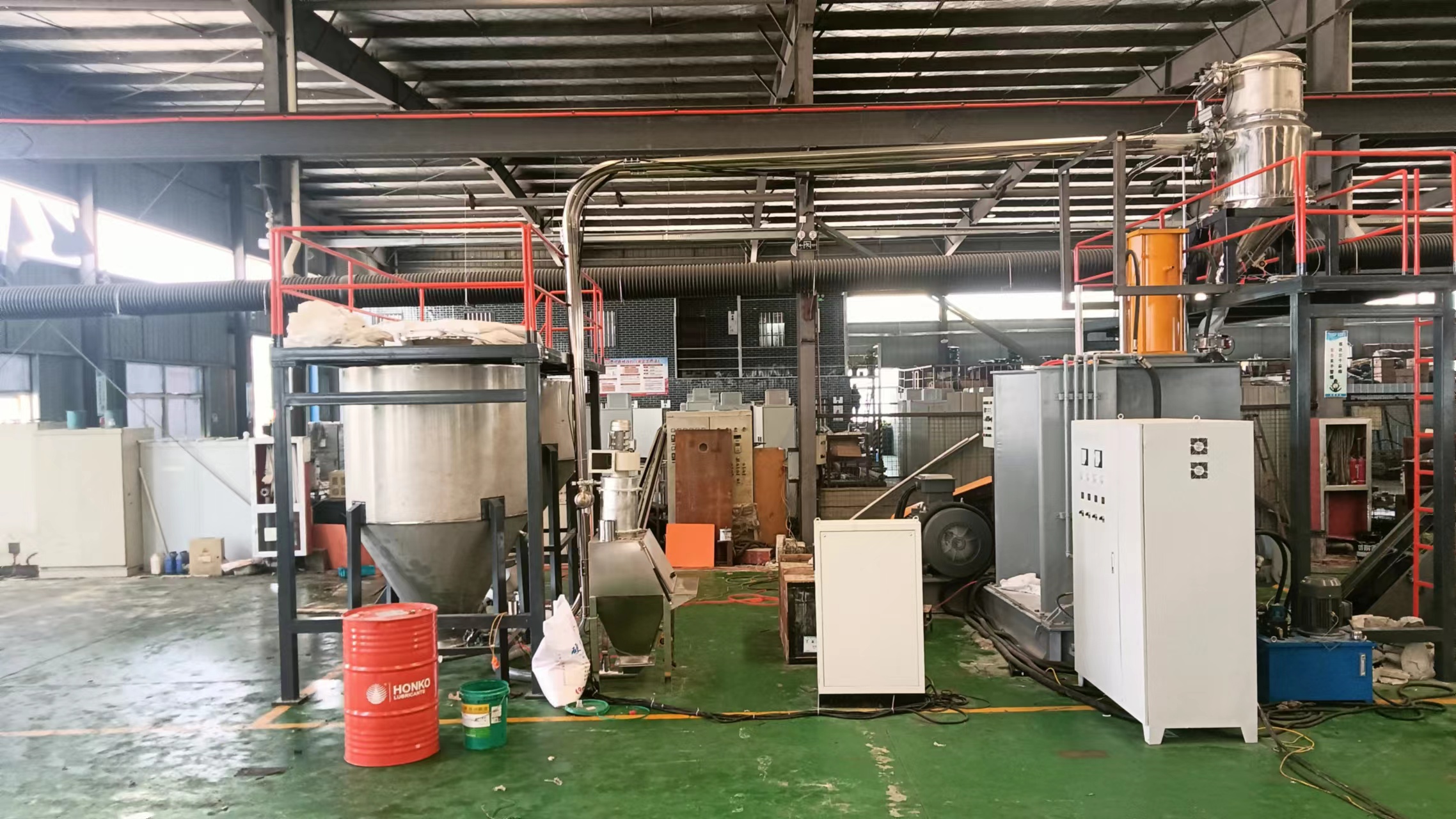 上輔機(jī)配料系統(tǒng)77777.jpg 上輔機(jī)配料系統(tǒng)77777.jpg