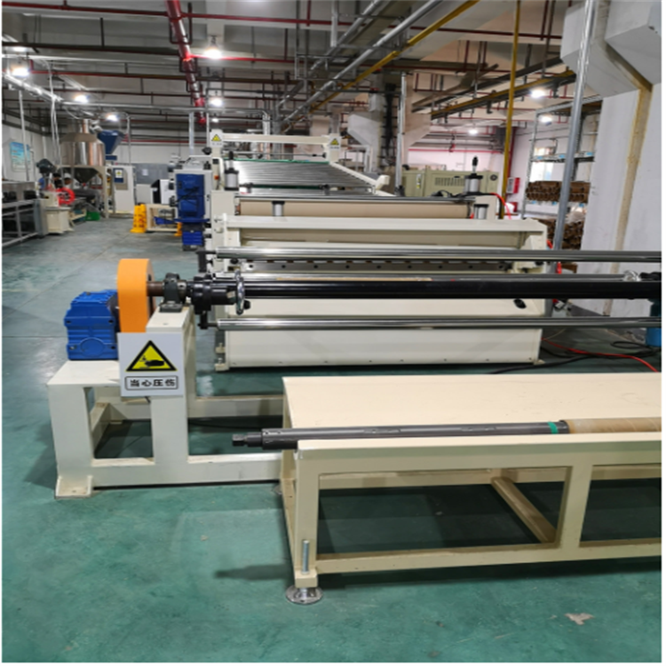 TPE腳墊吸塑尾箱片材生產(chǎn)線_TPE腳墊吸塑尾箱片材擠出機(jī)