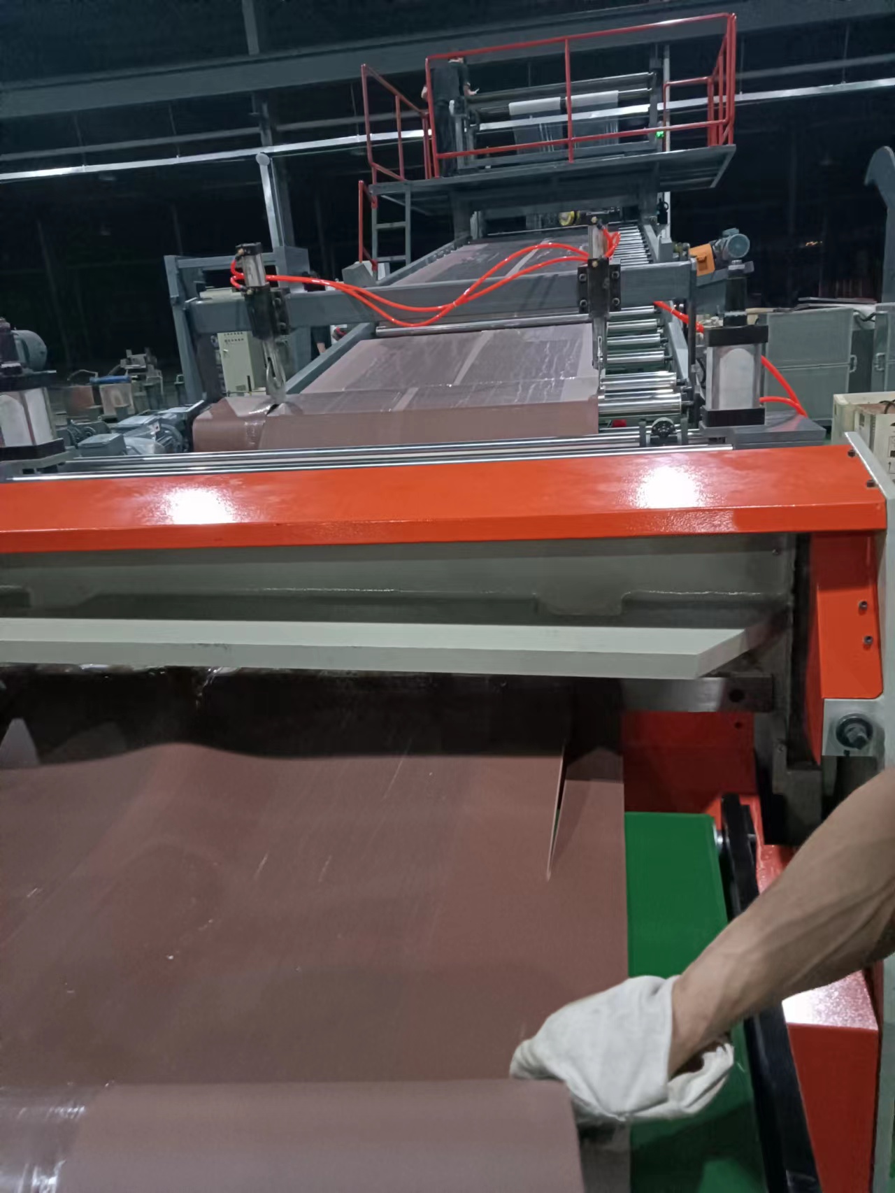 塑料擠出成型_雙螺桿擠出機(jī)_擠出成型設(shè)備